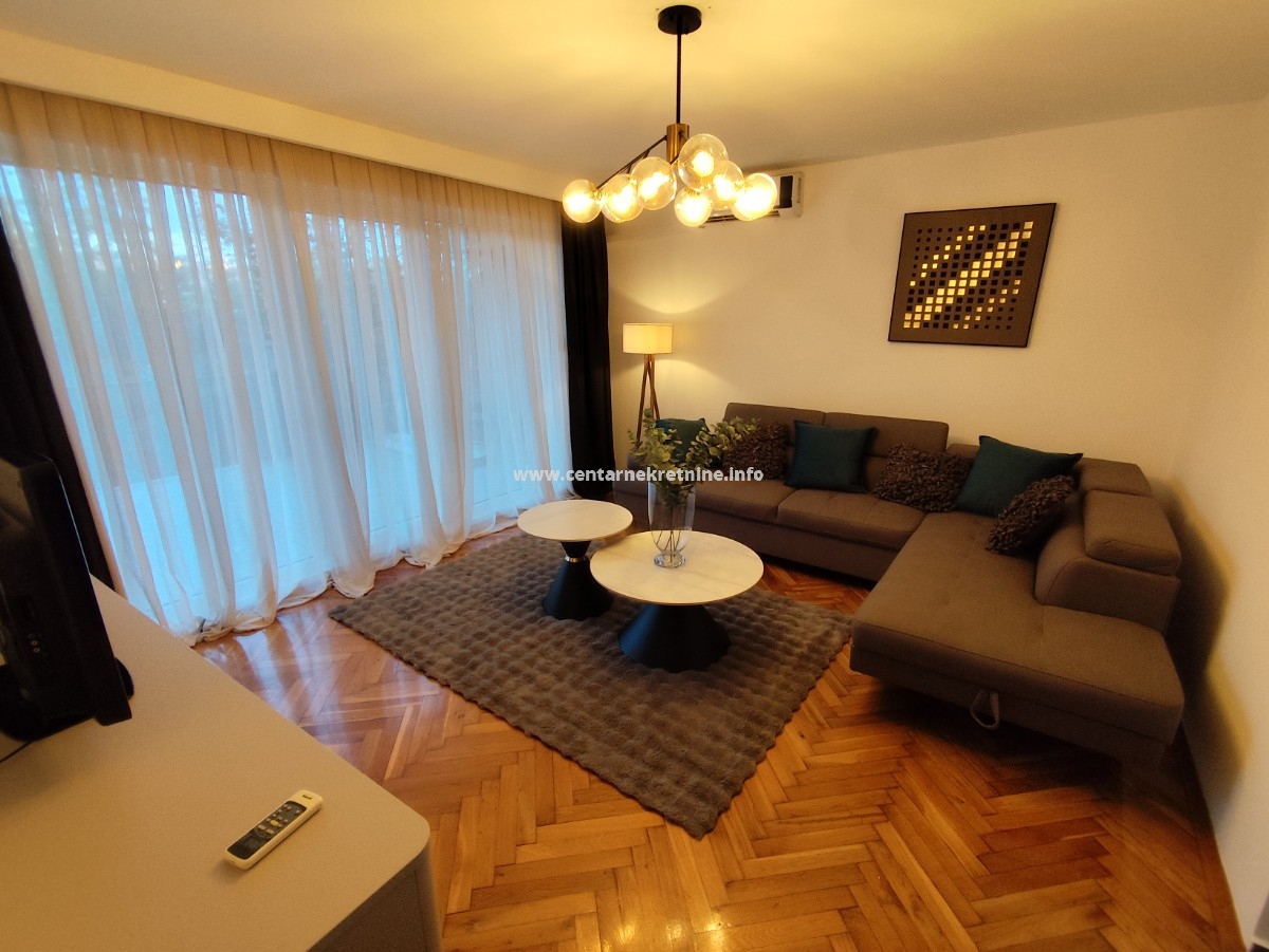 Izdavanje, jednosoban stan u kući 57m2, Tološi, Podgorica